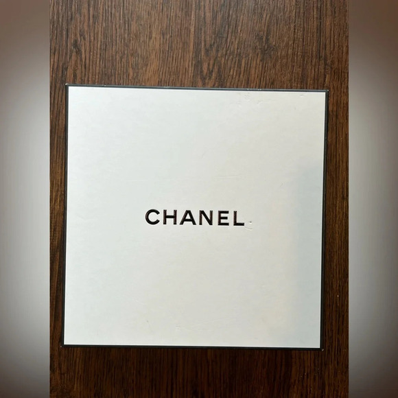 CHANEL 2022 HOLIDAY ROUTINE RESET CLEANSING DUO SET - Picture 10 of 14